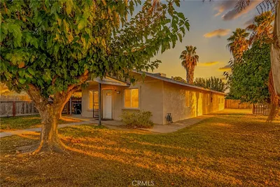 9566 E Broadway