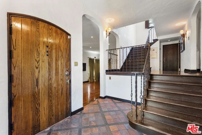 6311 Heather Drive photo 2