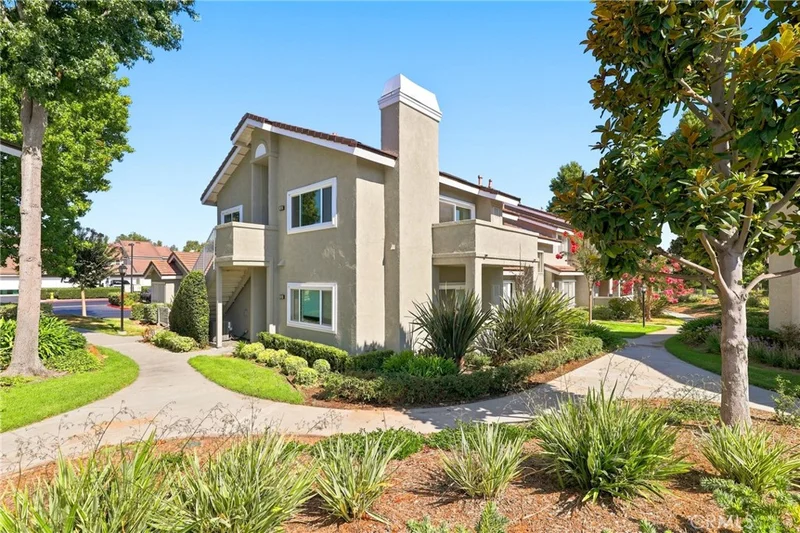 Photo 2 of 549 N Springbrook N