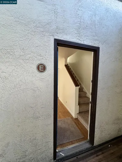 2100 Laguna Cir E