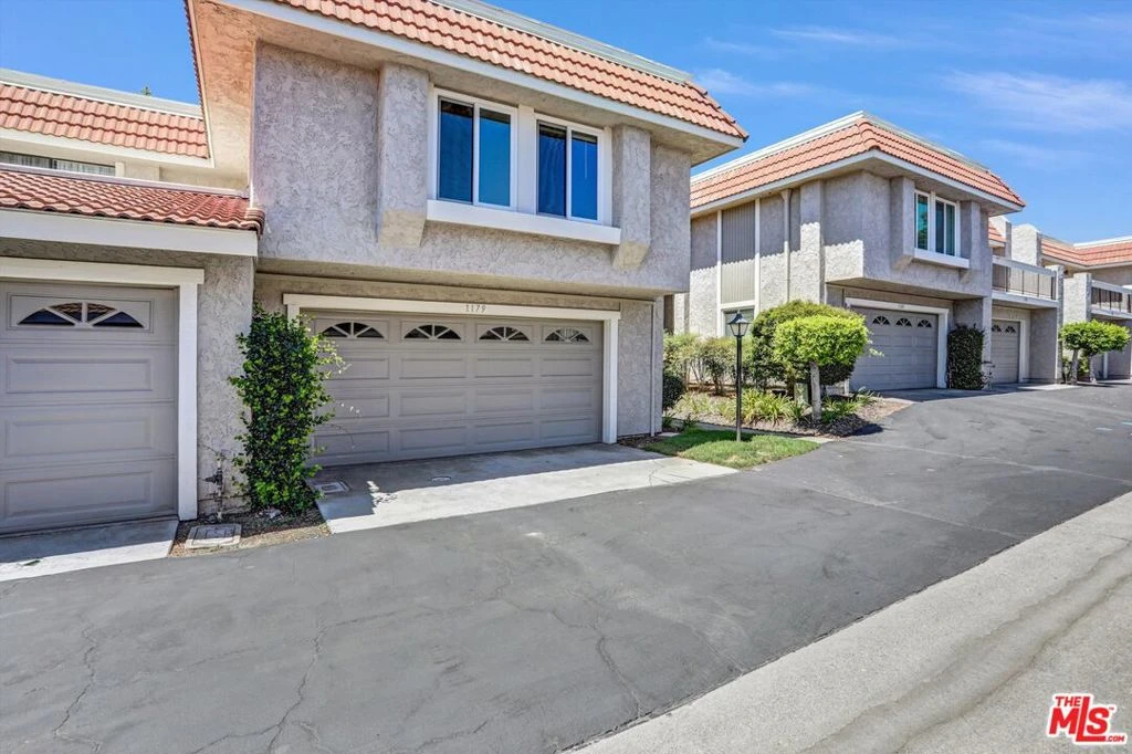 Interior 3