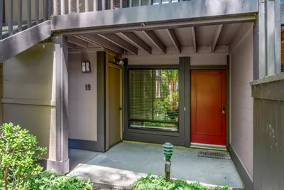 2000 Rock Street 19