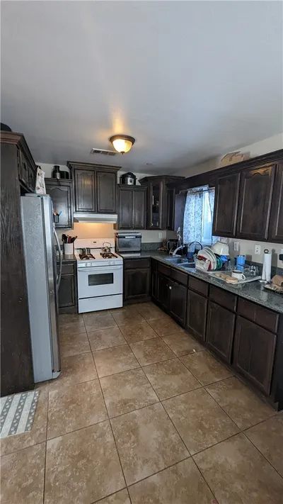 239 E 110th Street photo 2