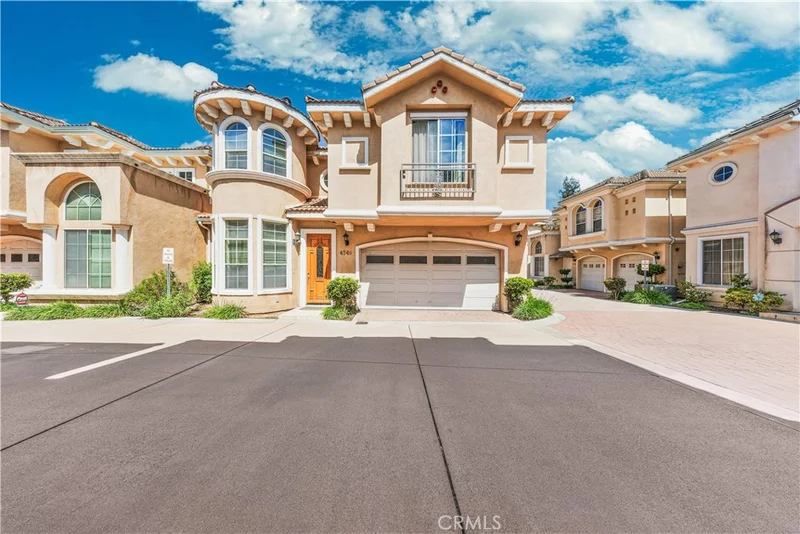 454 W Duarte D