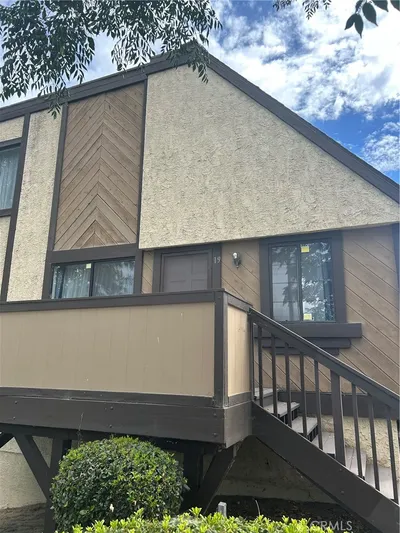 11300 Foothill Boulevard 19