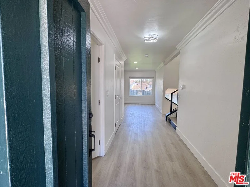 2863 Carmar Way photo 2