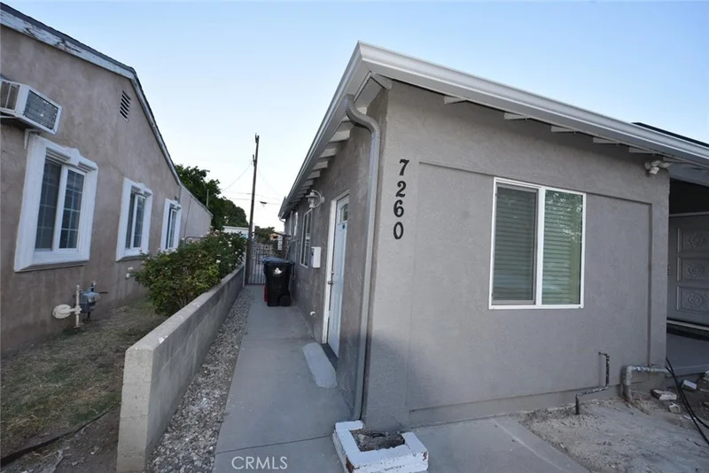 7260 Yolanda Avenue
