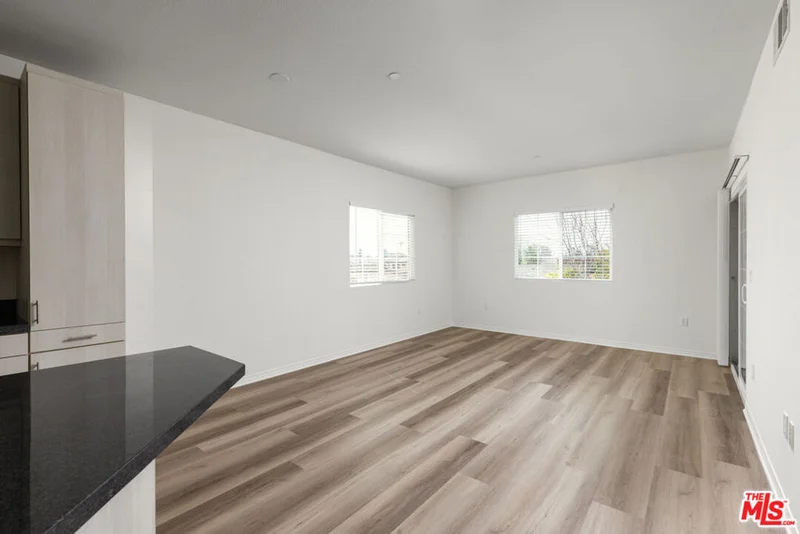 1408 W WASHINGTON Boulevard 206 photo 2