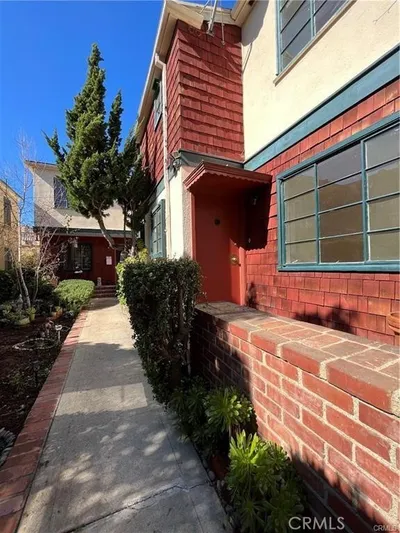 443 S Doheny photo 2