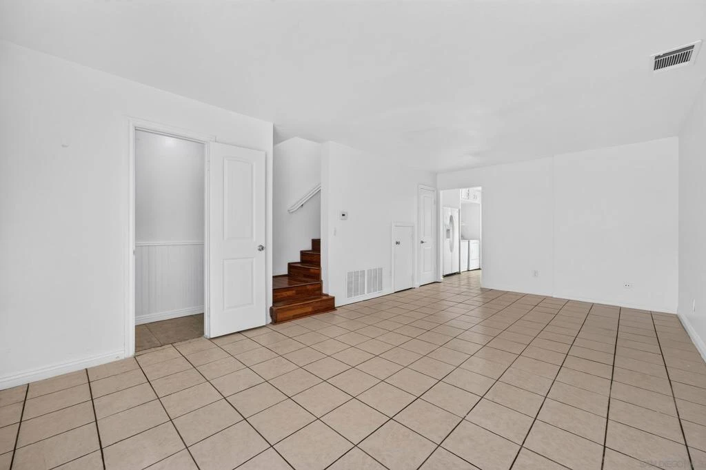 Interior 4