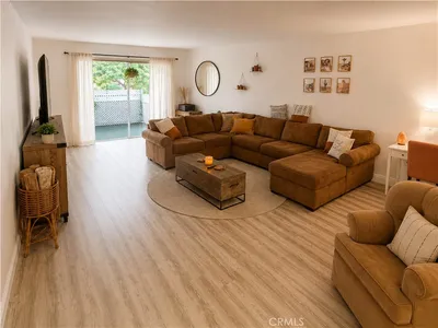 3700 Dean 2106 photo 2