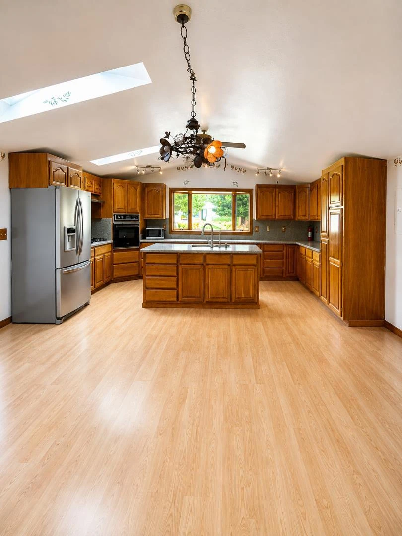 Interior 4