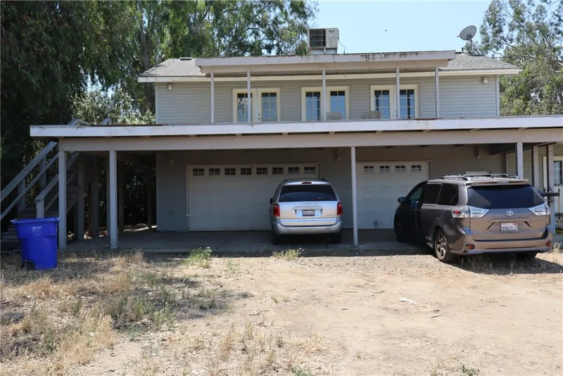 10654 Avenue 104 photo 2