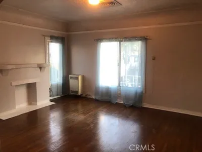115 E 12th 4