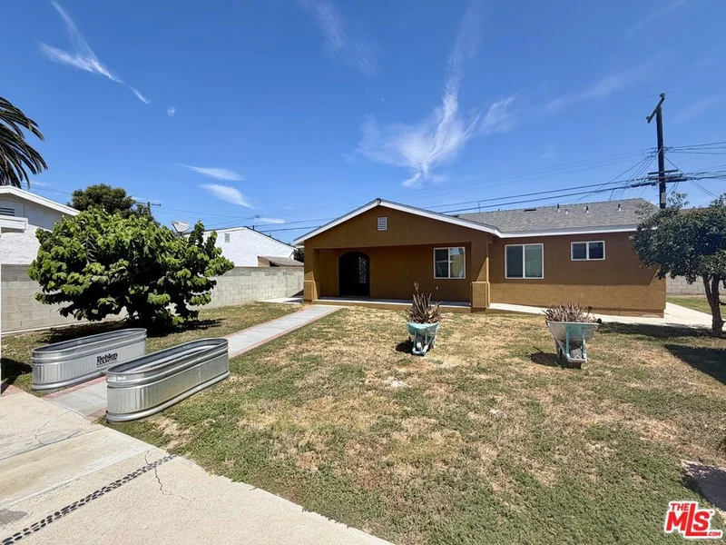 3543 Sanborn Avenue A photo 2