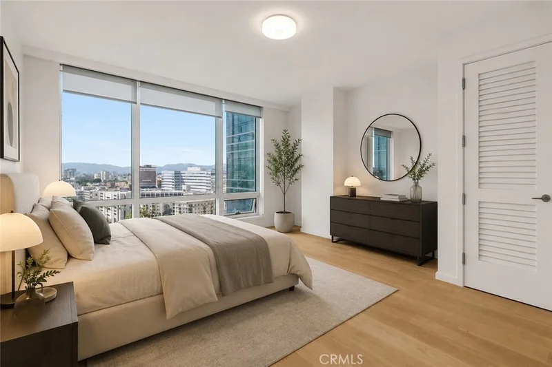 Photo 2 of 877 Francisco Street 1818