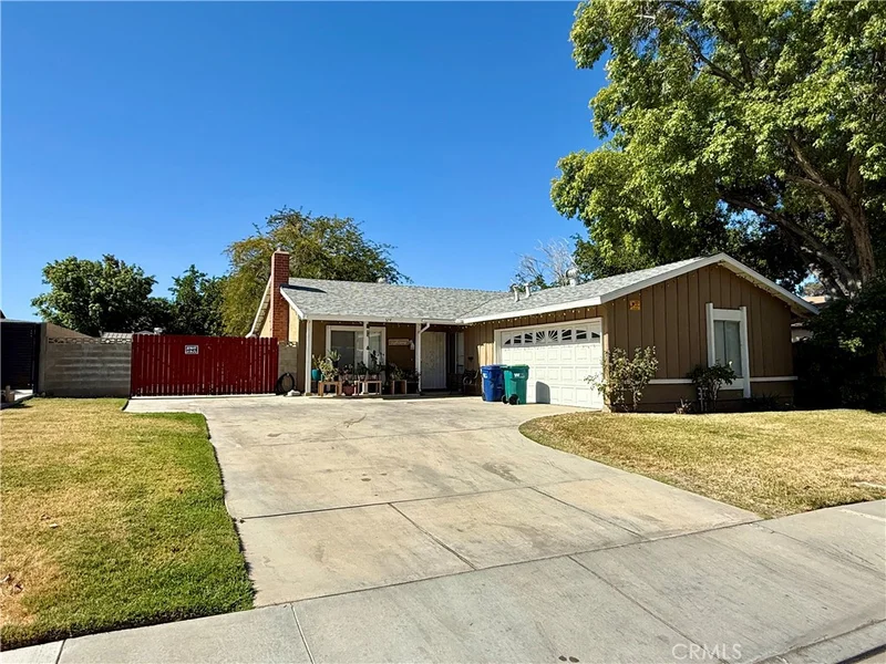 724 E Avenue J4