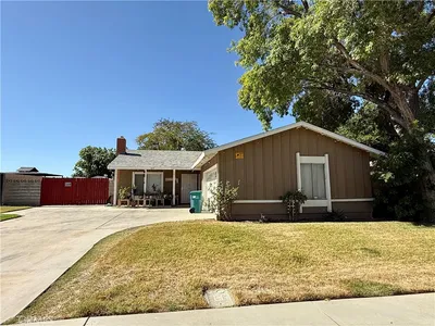 724 E Avenue J4 photo 2