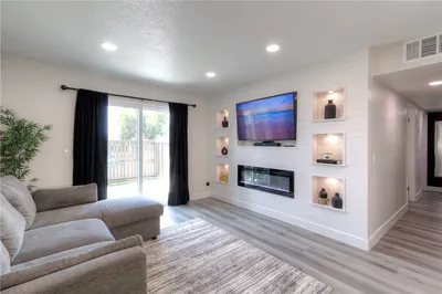 1309 W Mission Boulevard U-109 photo 2