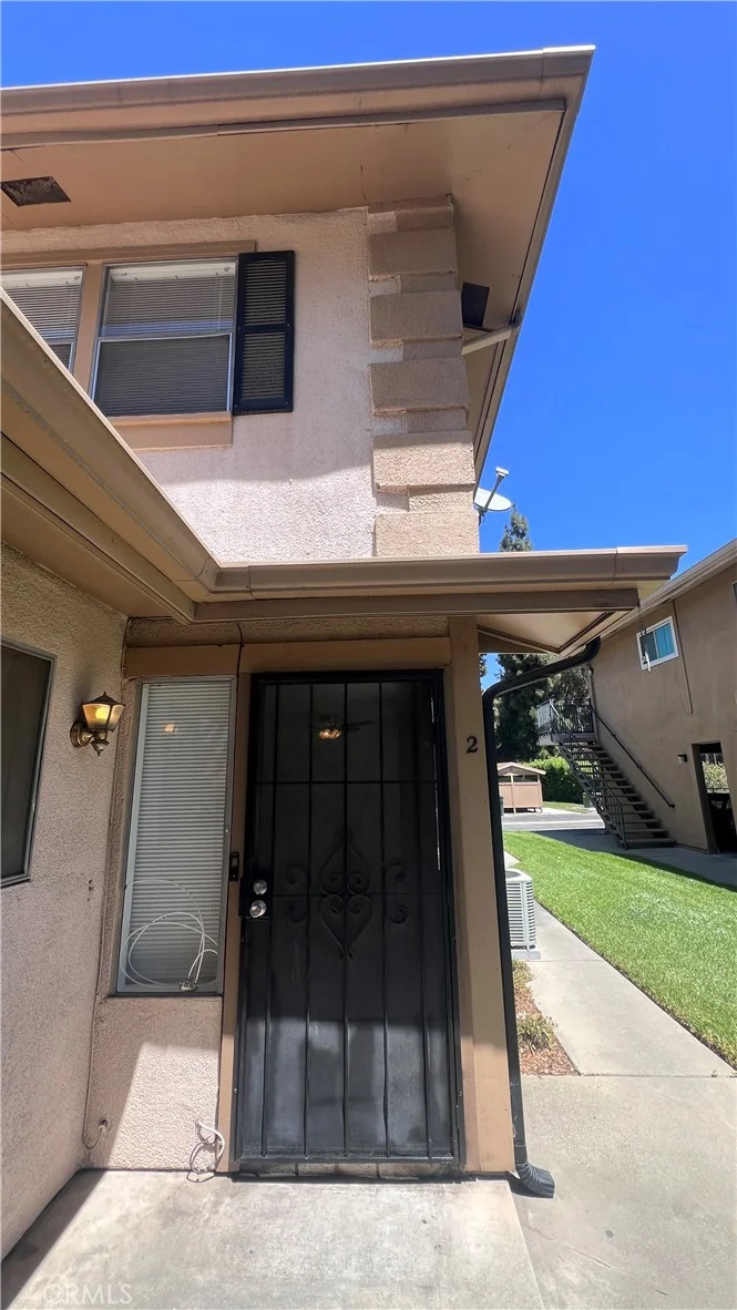 929 W Sierra Madre