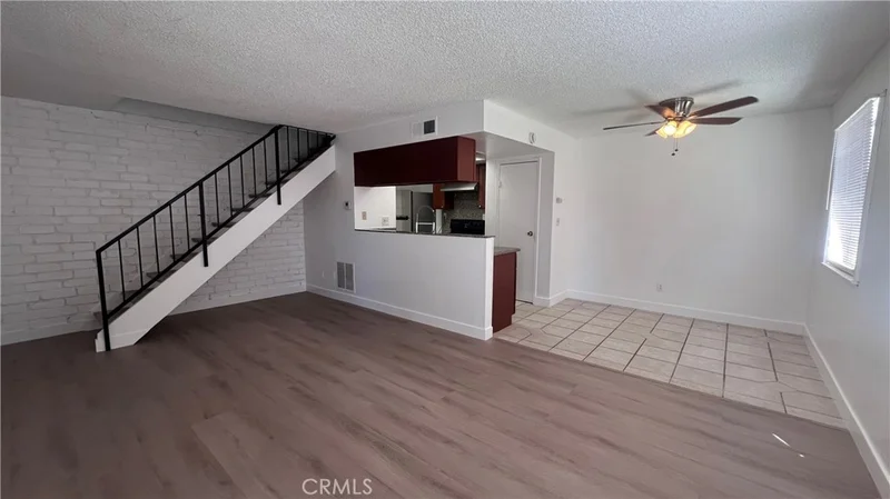 929 W Sierra Madre photo 2