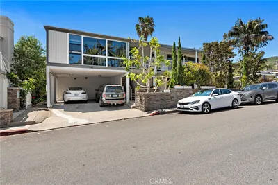 280 Aster Street 2 photo 2