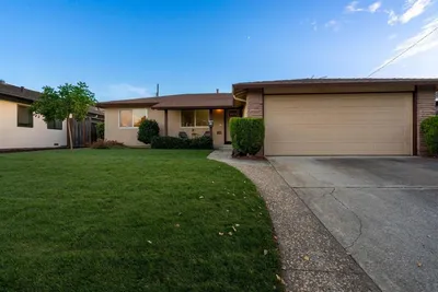 2827 Gazelle Drive photo 2