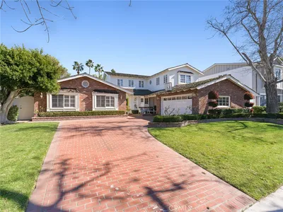 1924 Leeward Lane
