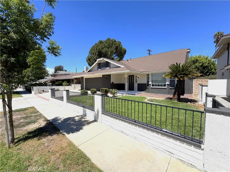 Photo 2 of 19631 Four Oaks Street