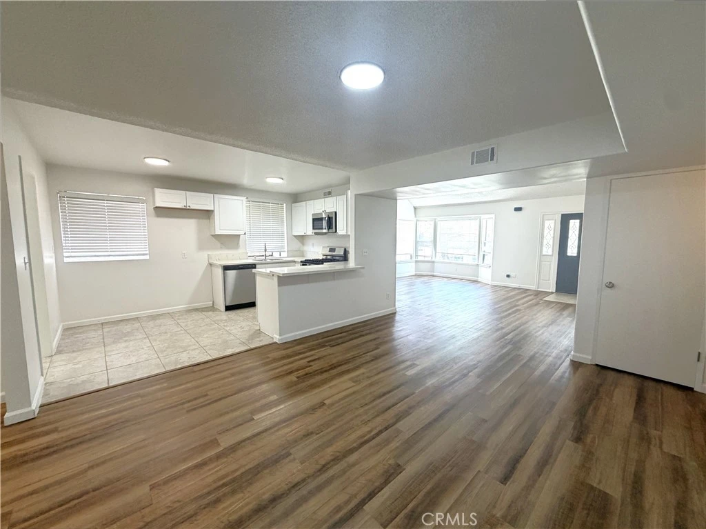 Interior 4