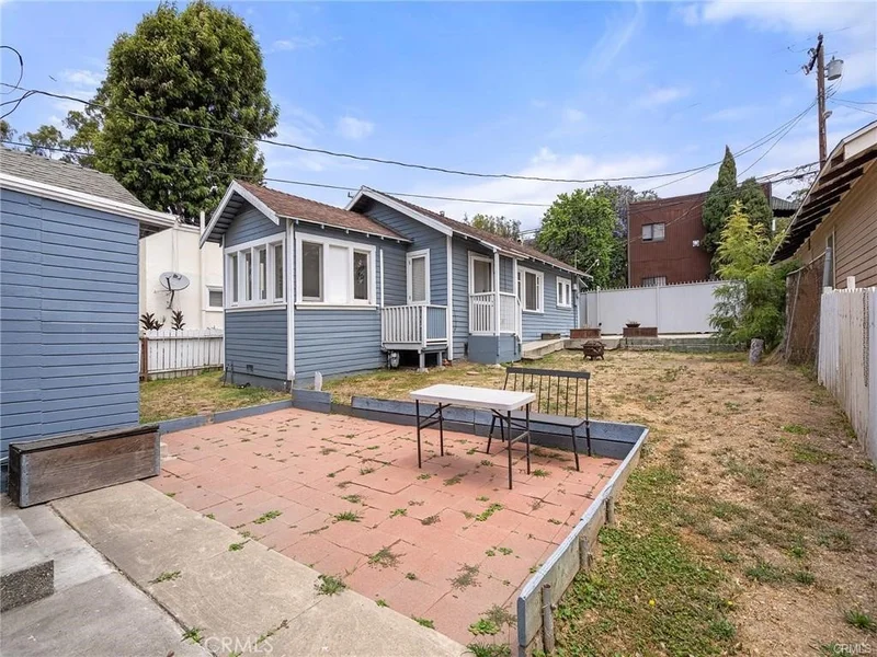 759 N Loma Vista photo 2