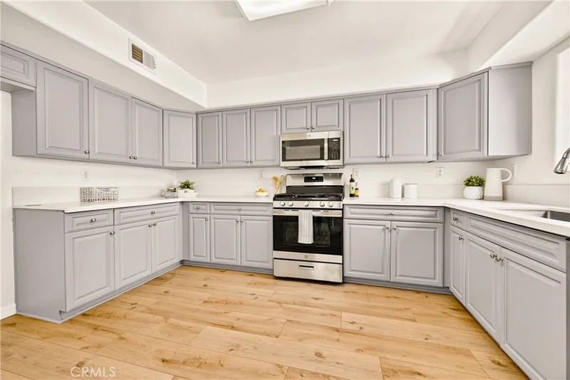 Photo 2 of 6446 Woodley Avenue 3