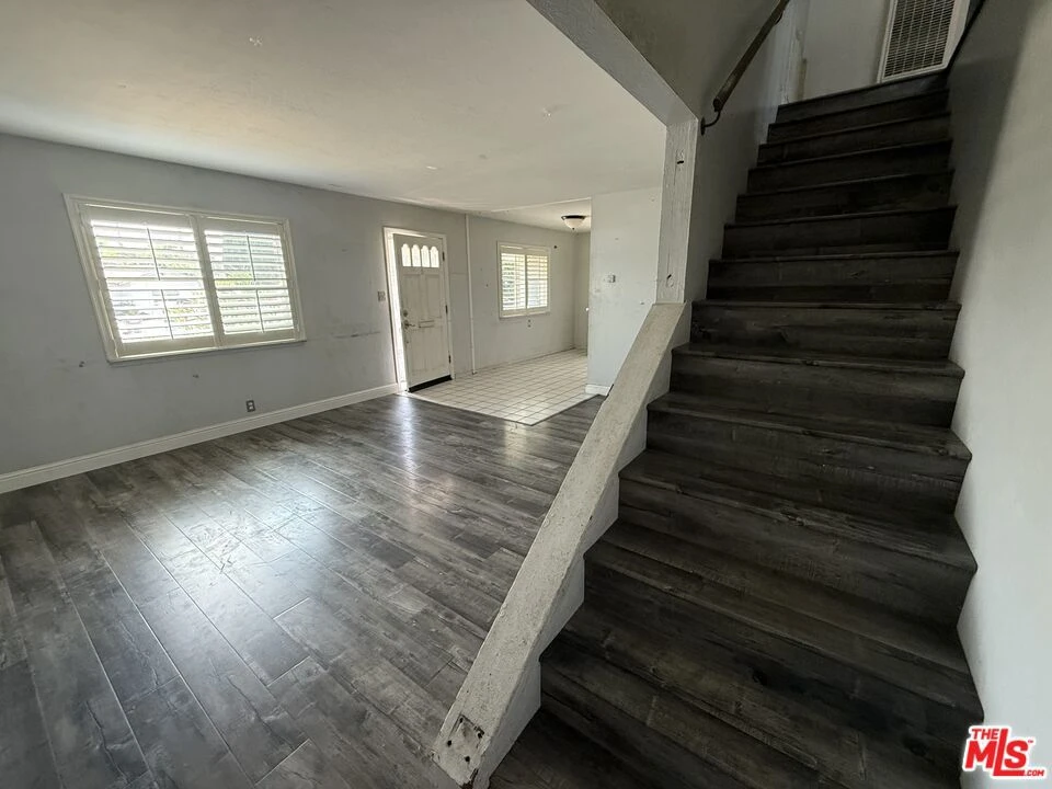 Interior 3
