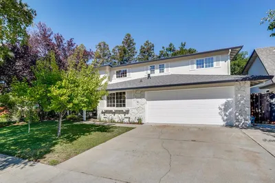 1634 Jamestown Drive photo 2