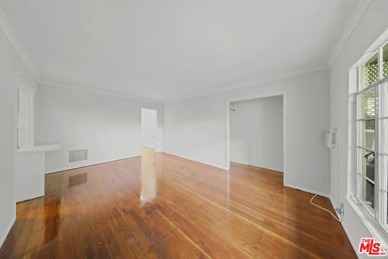 1323 N OLIVE Drive 31C photo 2