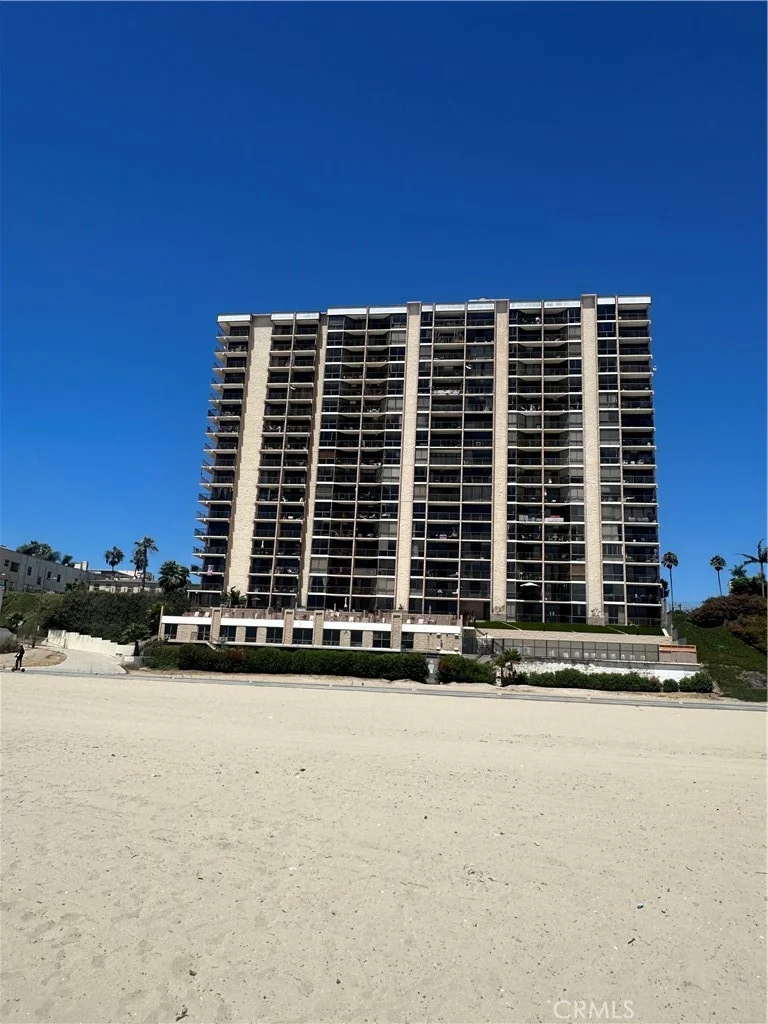 Photo 2 of 1750 E Ocean 503