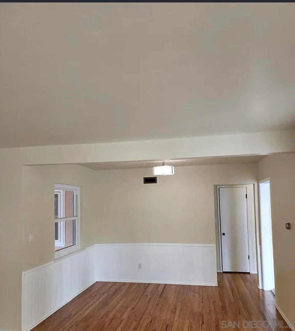 Interior 4