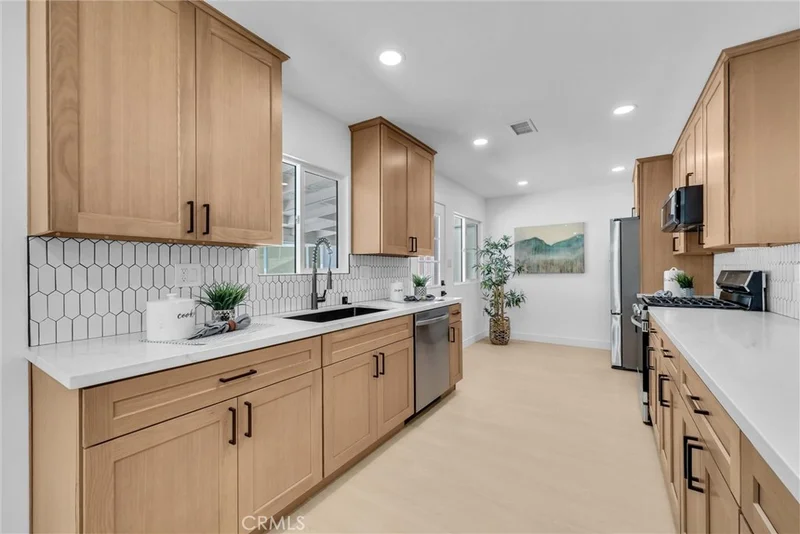 Photo 2 of 2849 W Polk Avenue