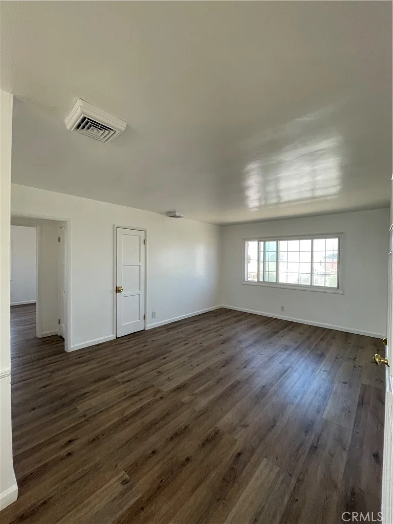 10244 S Van Ness Avenue photo 2