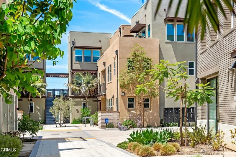 1244 E Thompson Boulevard 101