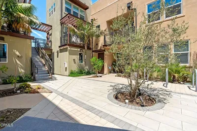 1244 E Thompson Boulevard 101 photo 2