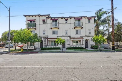 201 N Azusa Avenue 6