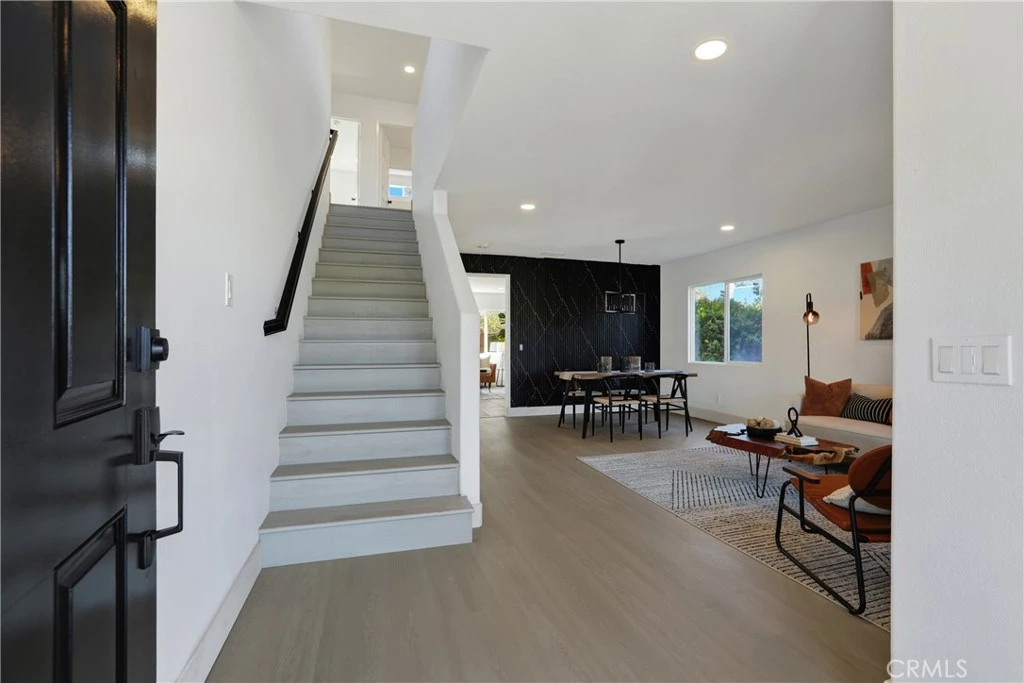 Interior 3