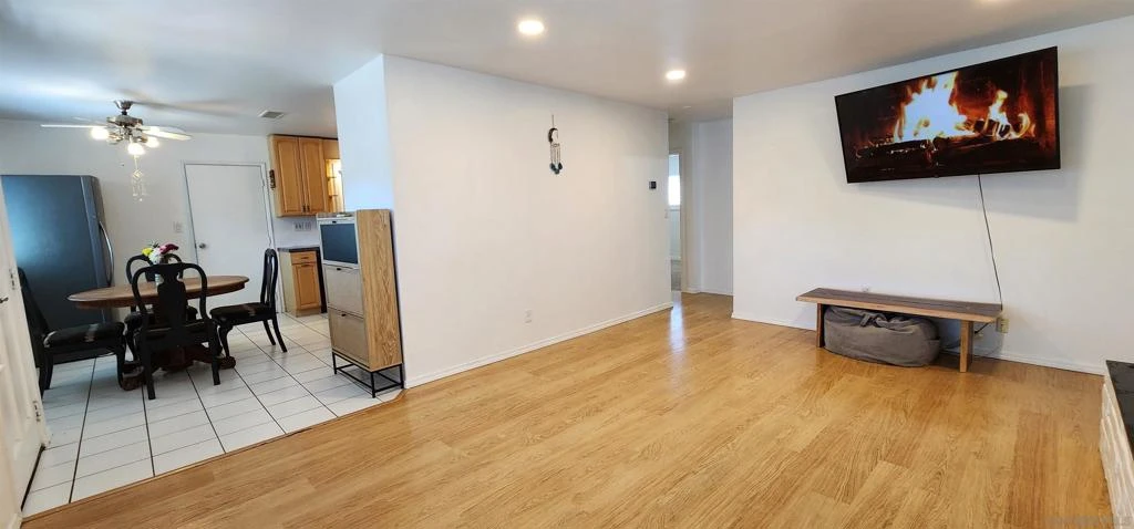 Interior 4
