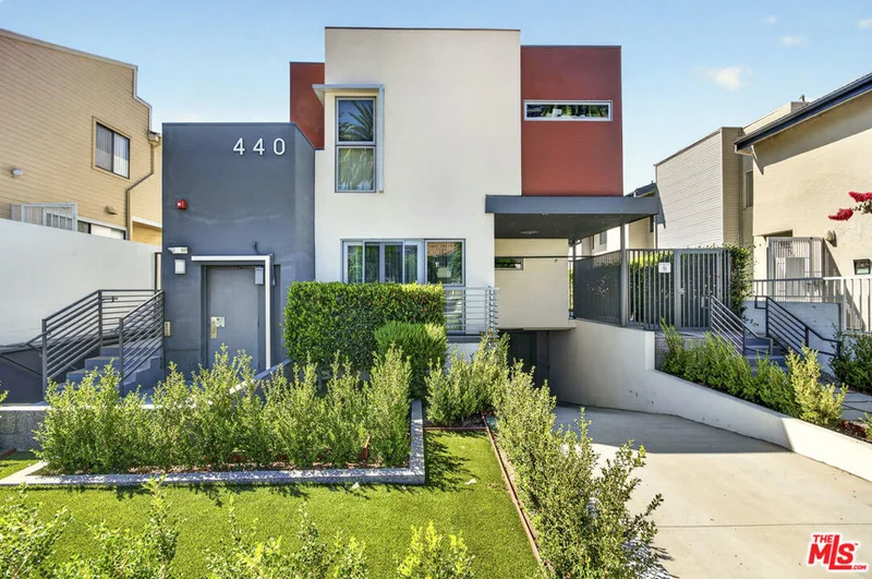 440 Palm Drive 4