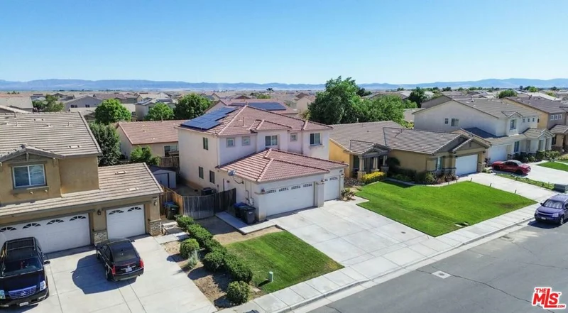 3056 Janine Avenue photo 2