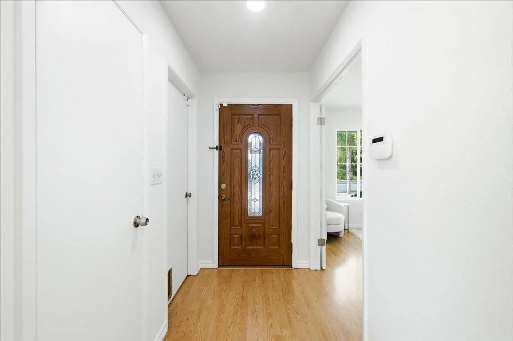 Interior 4