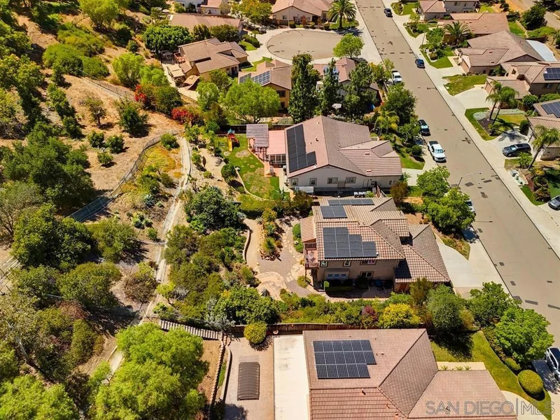 3173 Willow Tree Ln photo 2
