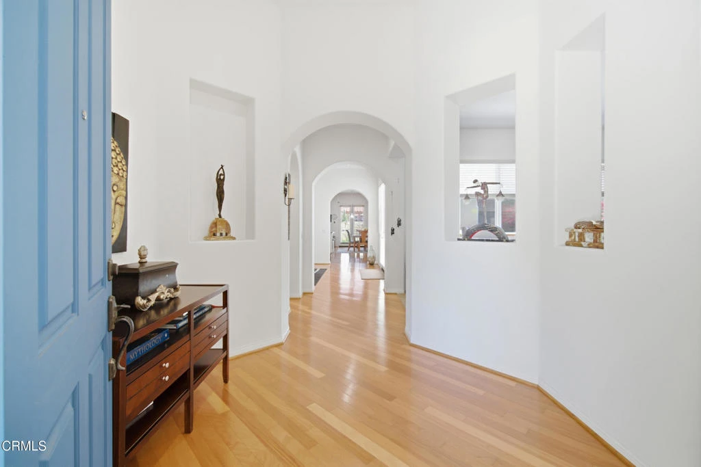 Interior 4
