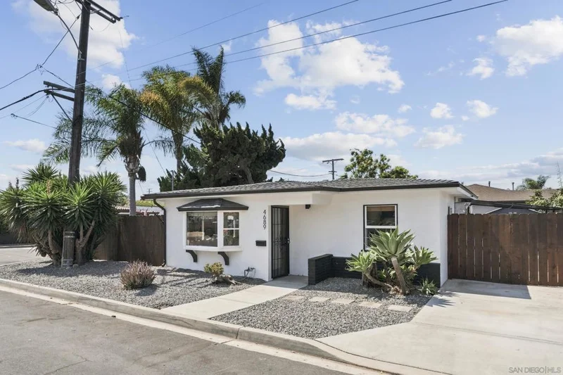 Photo 2 of 4689 Tonopah Ave